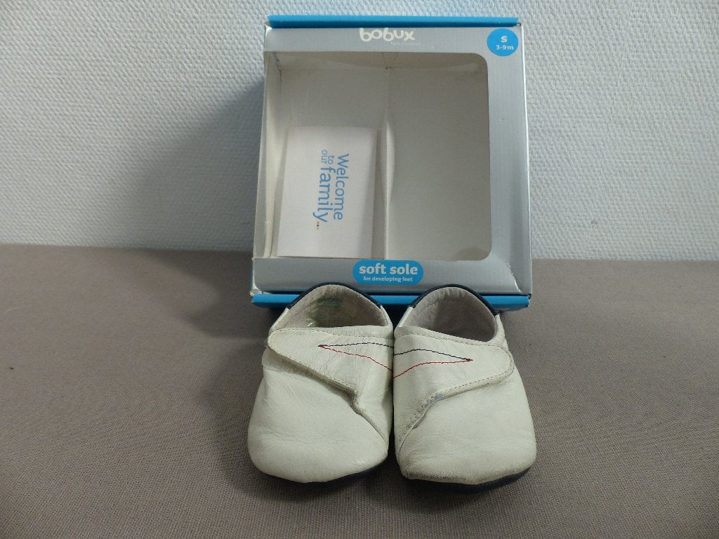 Chaussons blancs Bobux - taille 16, Enfants & Bébés, Garçon ou Fille, Enlèvement ou Envoi, Bobux, Utilisé