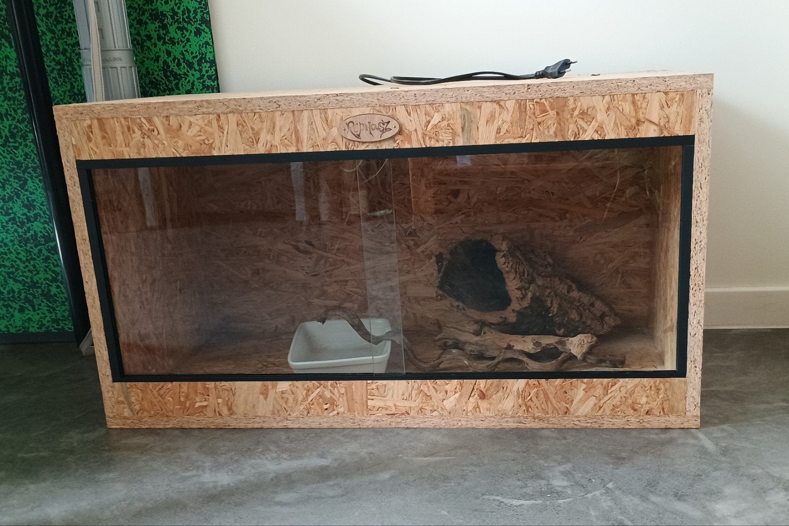 OSB terrarium 80x40x40cm, Animaux & Accessoires, Reptiles & Amphibiens | Accessoires, Enlèvement