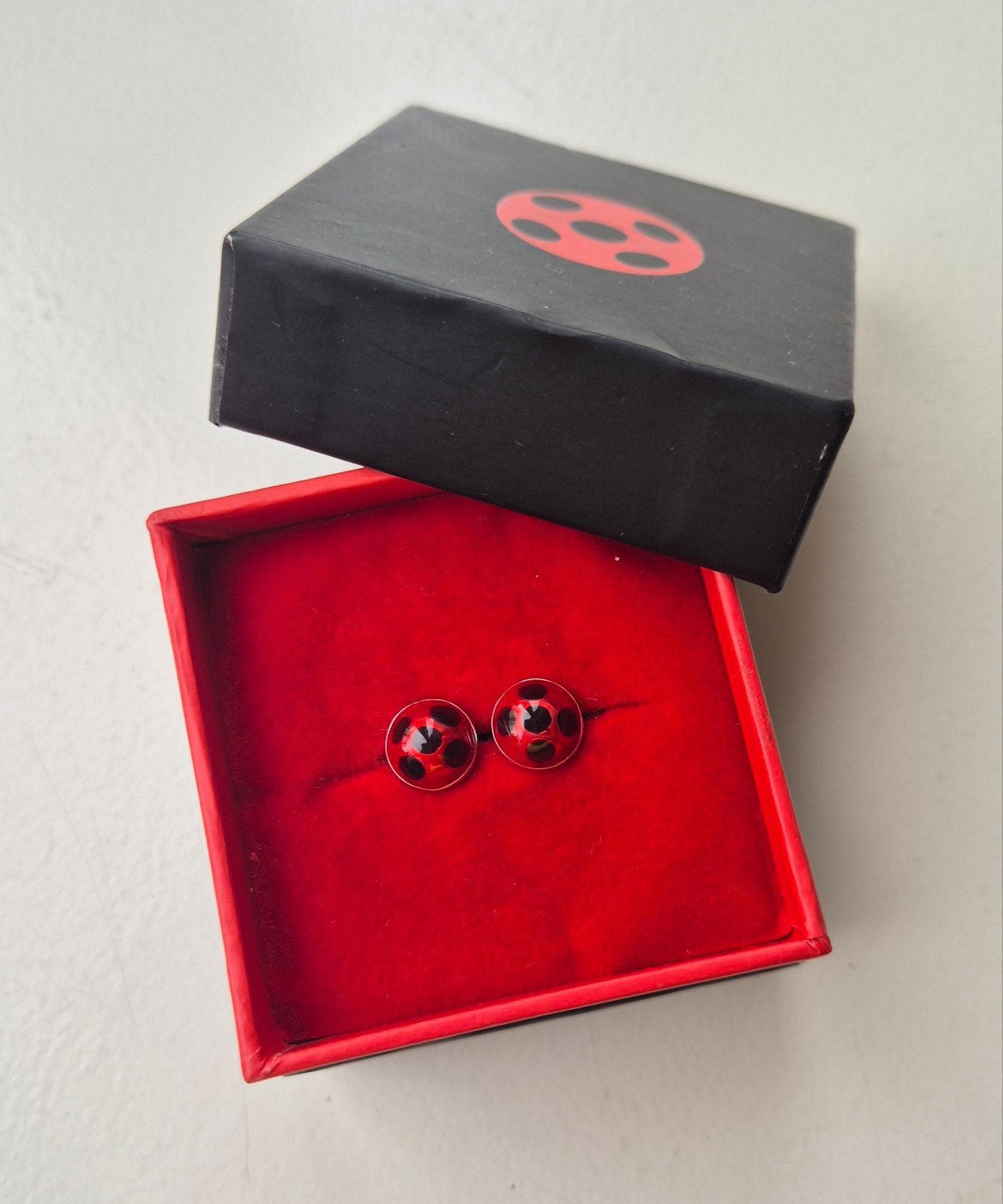 Oorbellen Miraculous Ladybug, Ophalen, Zo goed als nieuw, Rood, Knopjes of Stekers