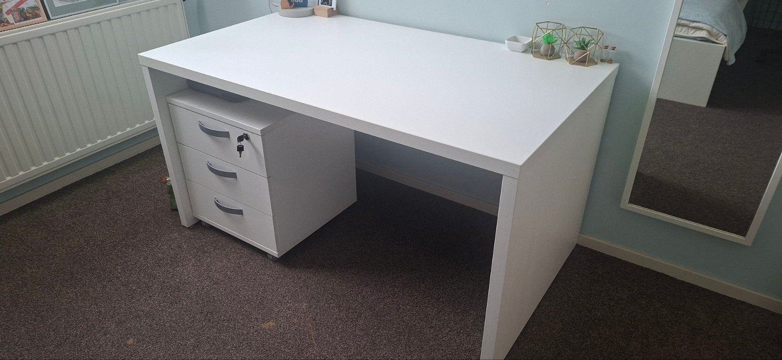 zeer stevig zwaar bureau met ladeblok, Ophalen, Schoolbureau, Zo goed als nieuw, IKEA