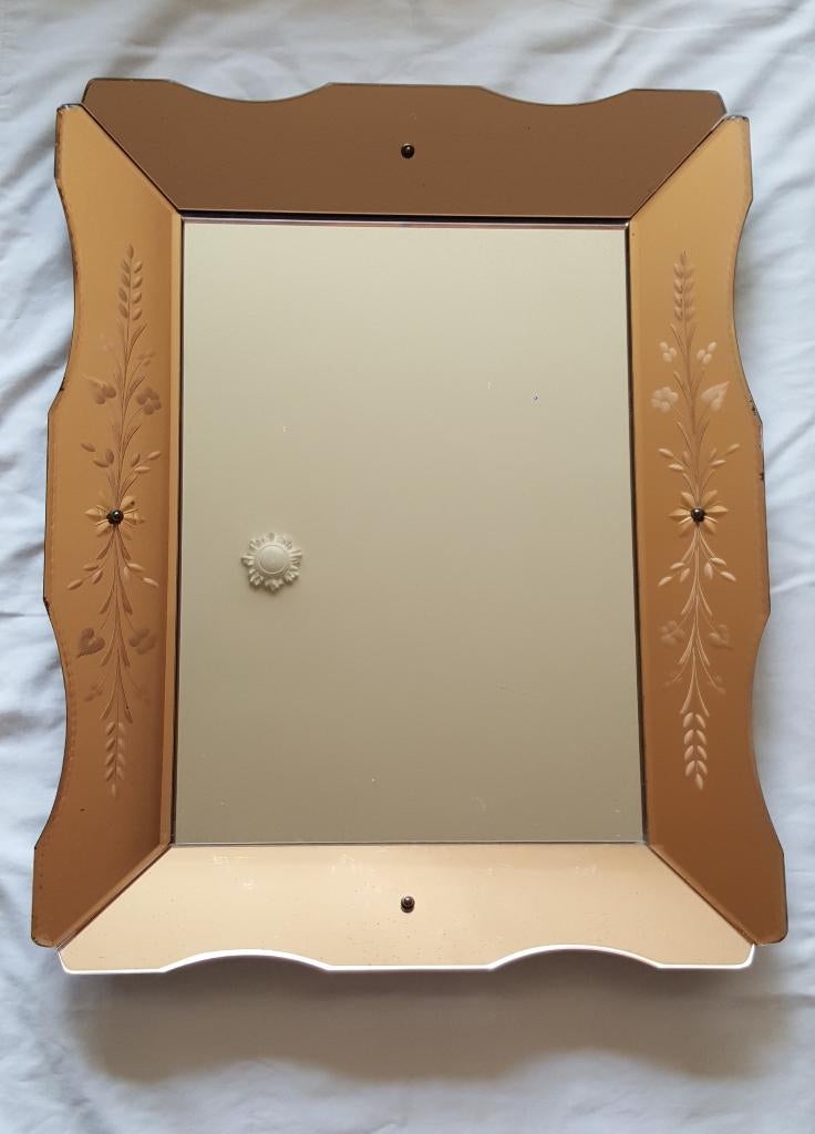 Miroir italien rosé décor floral gravé, Antiquités & Art, Enlèvement, Autres formes, 50 à 100 cm, Moins de 100 cm