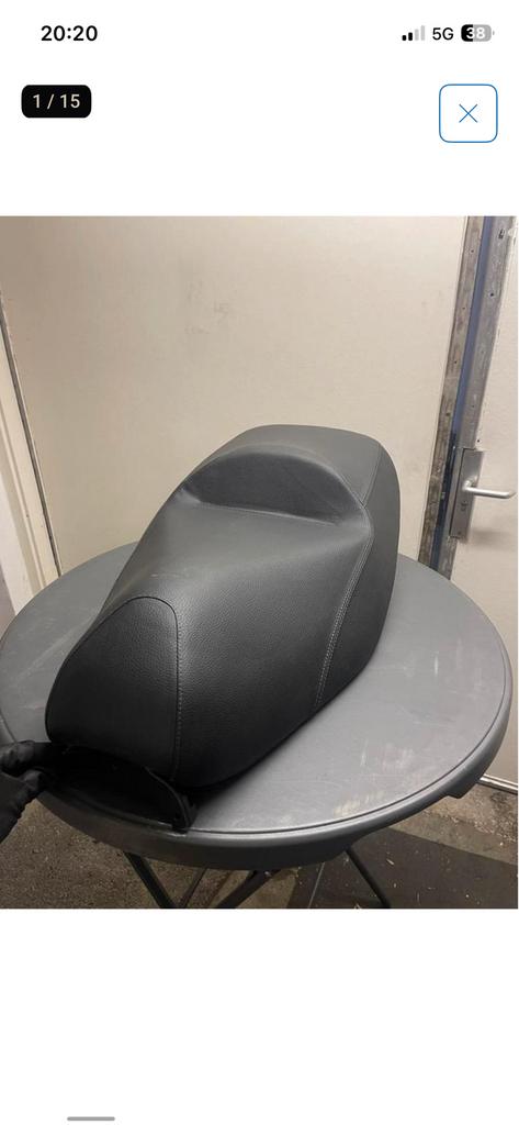 Piaggio MP3 125cc-500cc Seat/BuddySeat original, Vélos & Vélomoteurs, Envoi, Comme neuf, Capot