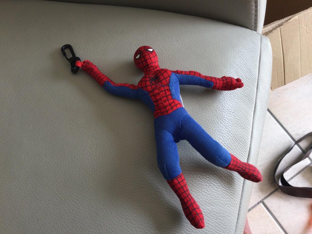 SPIDERMAN EN TISSU, Enlèvement ou Envoi