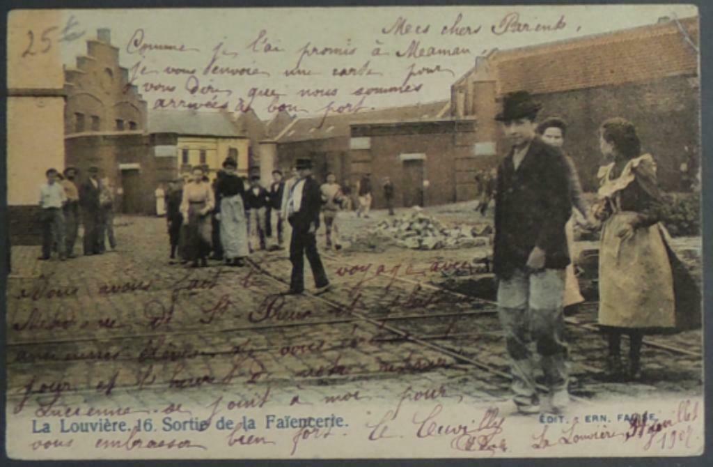 Carte Postale La Louvière - Sortie de la Faïencerie, Ophalen of Verzenden, Voor 1920, Gelopen, Henegouwen