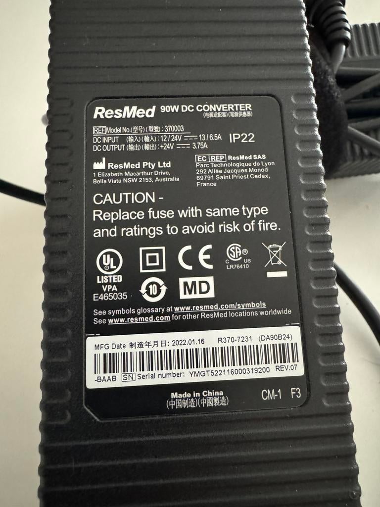 2X Resmed airsense 10 adapters12/24 volt voor cpaptoestel, Ophalen, Zo goed als nieuw
