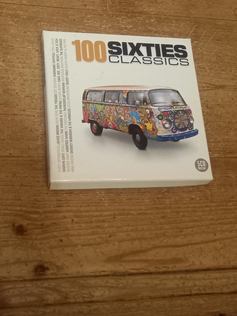 Box set 100 Sixties Classics, CD & DVD, CD | Compilations, Enlèvement ou Envoi, Comme neuf, Musique du monde
