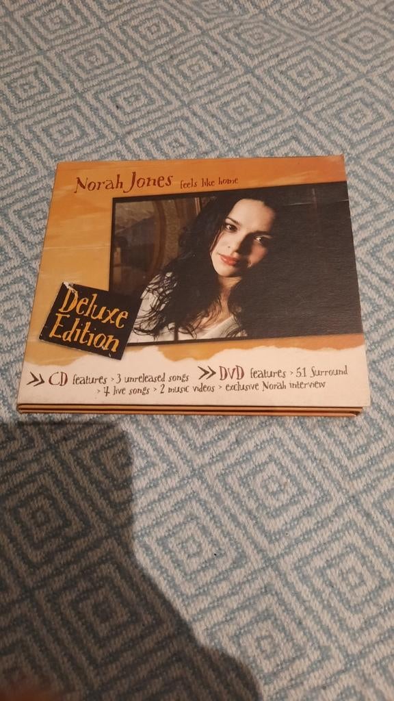 NORAH JONES Feels like home (deluxe edition  bonus nrs + DVD, Ophalen of Verzenden, Zo goed als nieuw