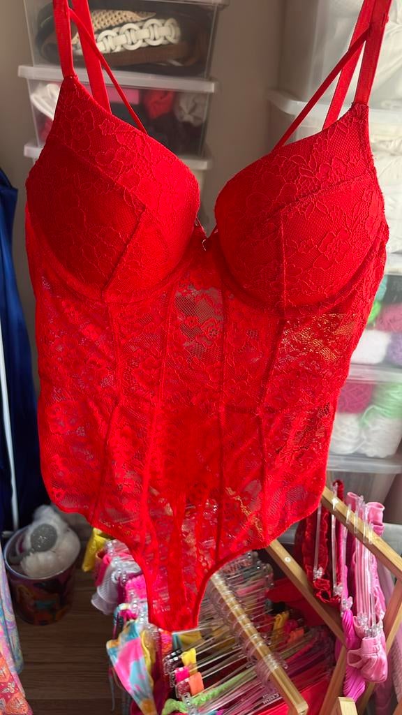 Lingerie body rouge 40 neuf, Kleding | Dames, Rood, String