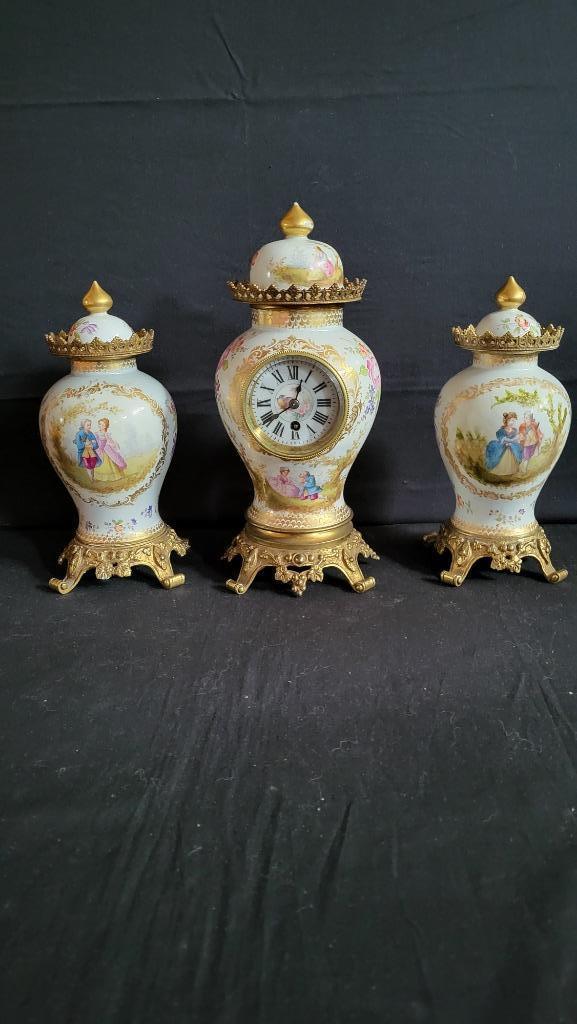 (27) Antieke Franse Bronzen Mini Vaaspendule + bijzetters, Ophalen of Verzenden