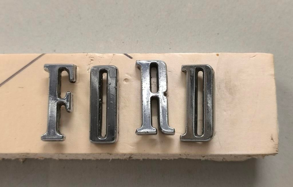 Lettre , Emblème , Insigne FORD Vintage, Autos : Pièces & Accessoires, Enlèvement ou Envoi, Utilisé, Ford