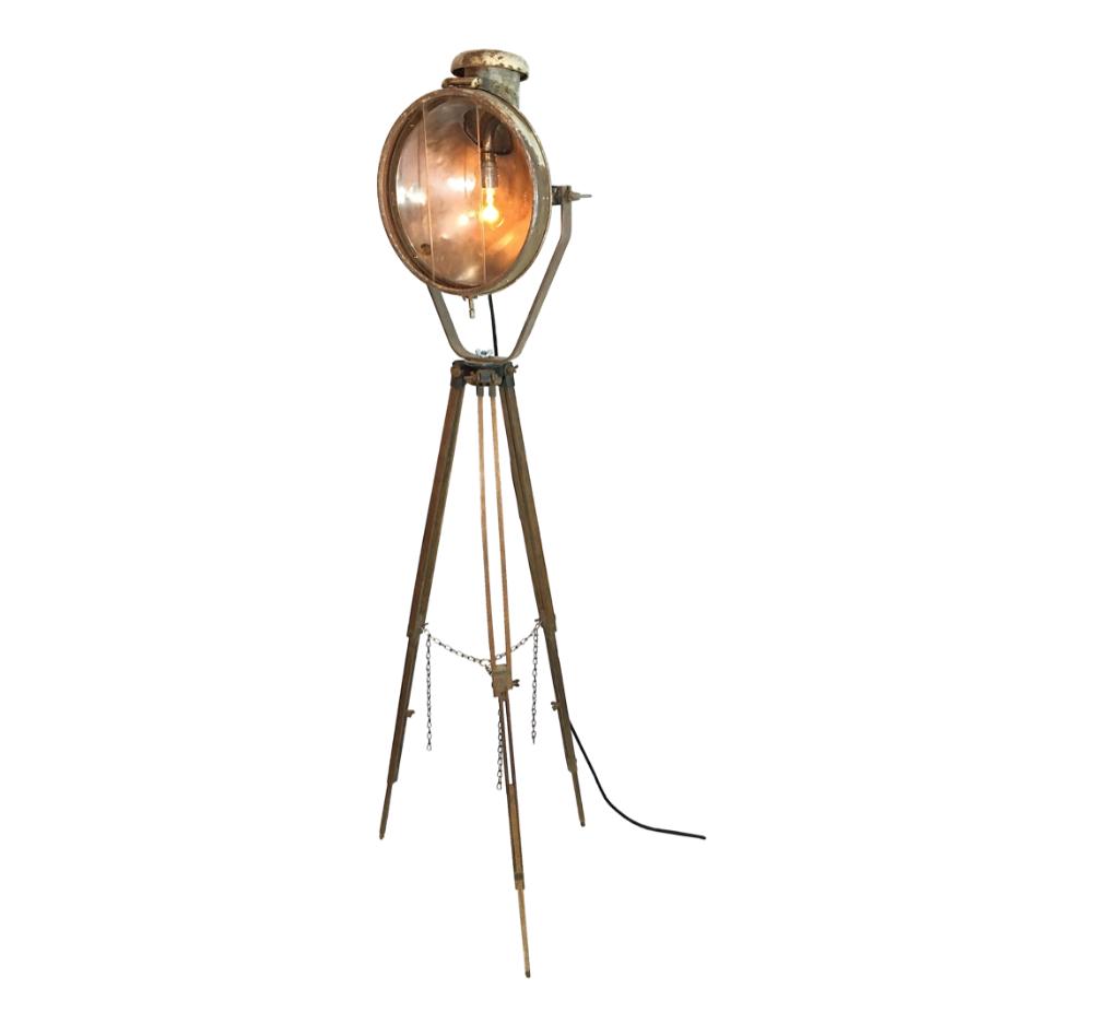 roestig oude lamp op statief driepoot lamp vintage industrie, Huis en Inrichting, Lampen | Vloerlampen, Ophalen, Stoer Verweerd