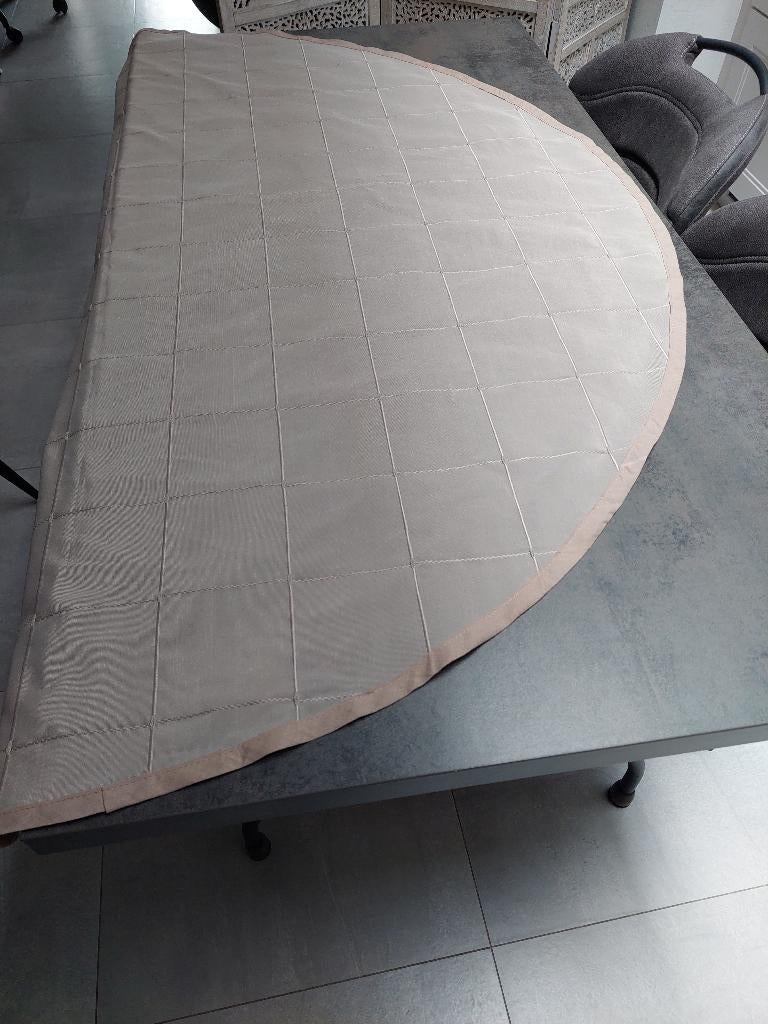 Tafelkleed ROND beige diameter 159 cm, Ophalen, Zo goed als nieuw, Rond, Binnen