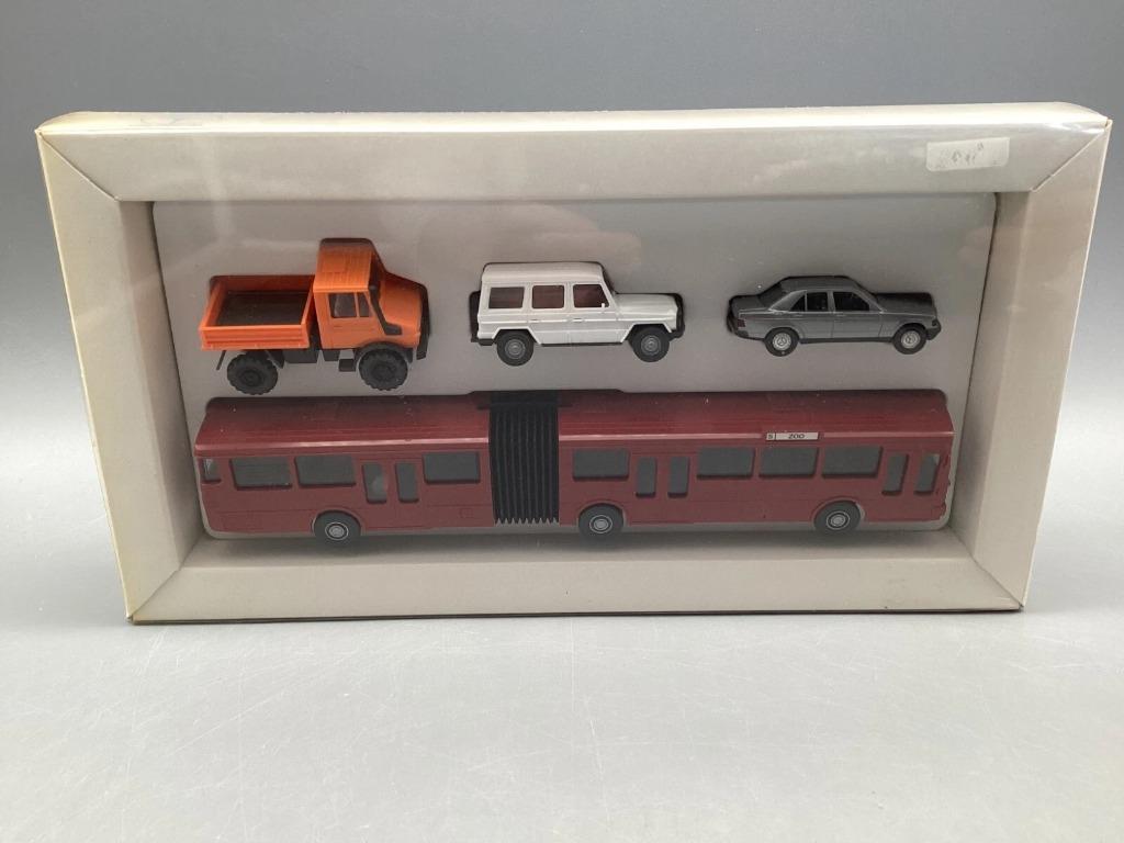 1:87 Wiking Mercedes Benz Set: Unimog G Klasse 190E O305 bus, Hobby en Vrije tijd, Ophalen of Verzenden, Wiking