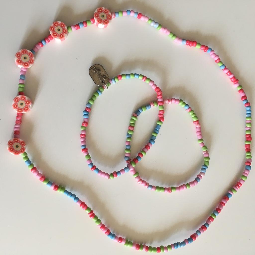Bijoux fantaisie Gouza, Enlèvement, Utilisé, Collier