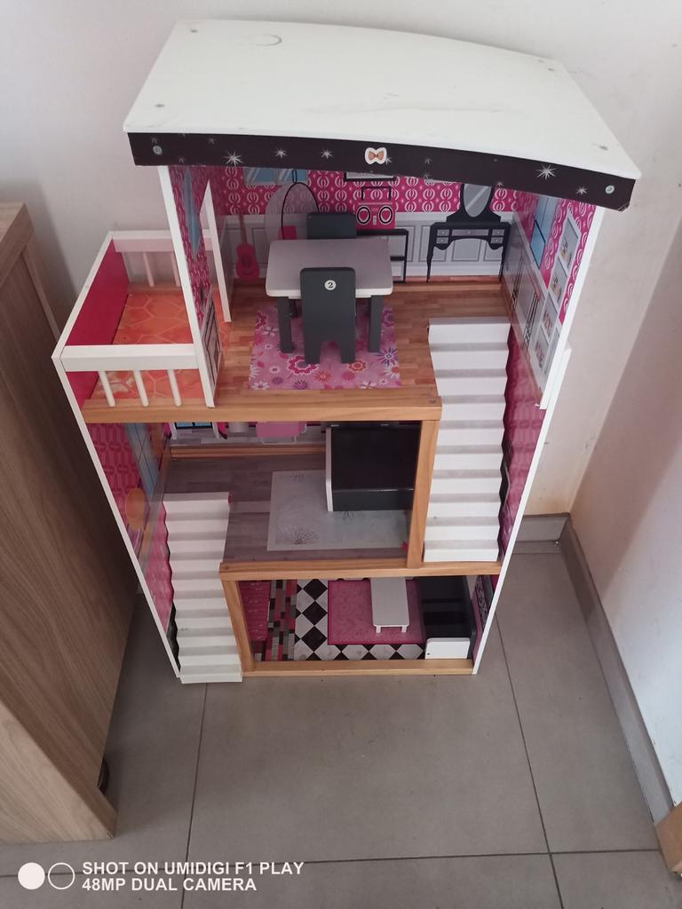 2 x Barbie/ poppenhuis, Ophalen, Zo goed als nieuw, Poppenhuis