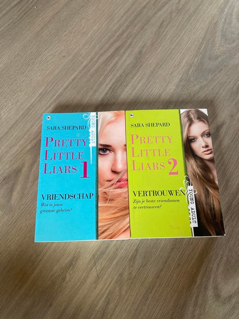 Pretty Little Liars, Ophalen of Verzenden, Zo goed als nieuw