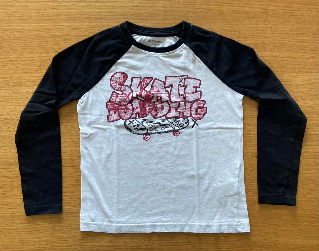 T-shirt blanc à longues manches noires Skate - 8 ans - 3€, Kinderen en Baby's, Zo goed als nieuw, Jongen, Shirt of Longsleeve