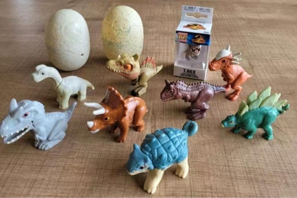 Jurassic Park - Jurassic World: 9 dino's + 2 dino-eieren, Ophalen of Verzenden, Zo goed als nieuw
