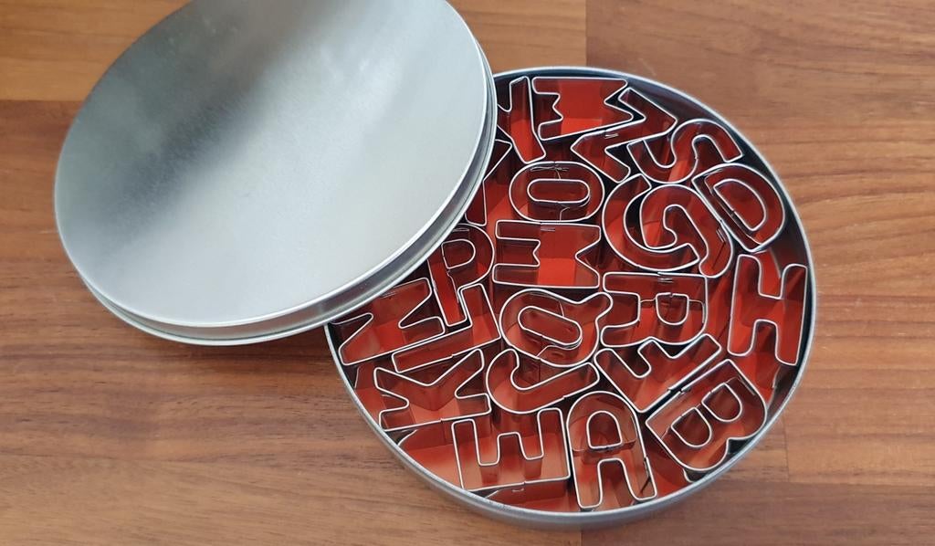 Nieuw!Ongebruikte uitstekers voor letterkoekjes merk Patisse, Ophalen, Nieuw