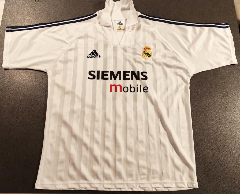 2002-2003 

Real Madrid Luis Figo
sublime chemise vintage XL, Enlèvement ou Envoi, Maillot