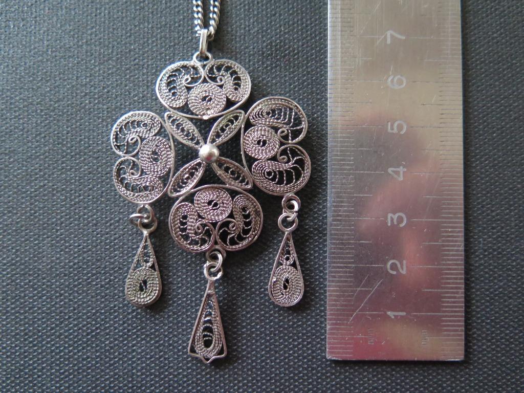 pendentif filigrane avec chaine, Enlèvement ou Envoi, Comme neuf, Argent, Autres matériaux