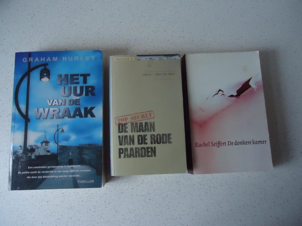 3 Thrillers van "Graham Hurley & James Lee Burke., Enlèvement ou Envoi, Comme neuf
