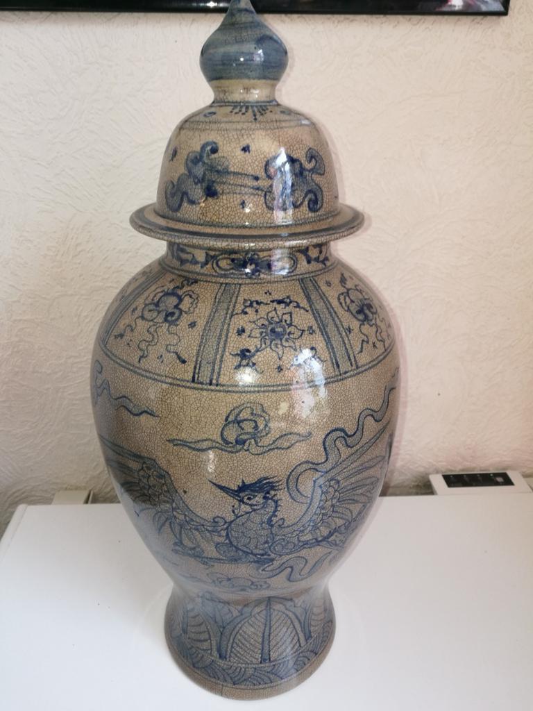 Grand Vase céramique au Dragon, Enlèvement
