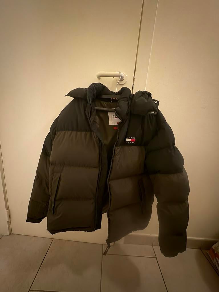 Tommy Jeans Alaska Puffer jas –maat S – olijfgroen– topstaat, Ophalen, Zo goed als nieuw, Maat 46 (S) of kleiner, Groen