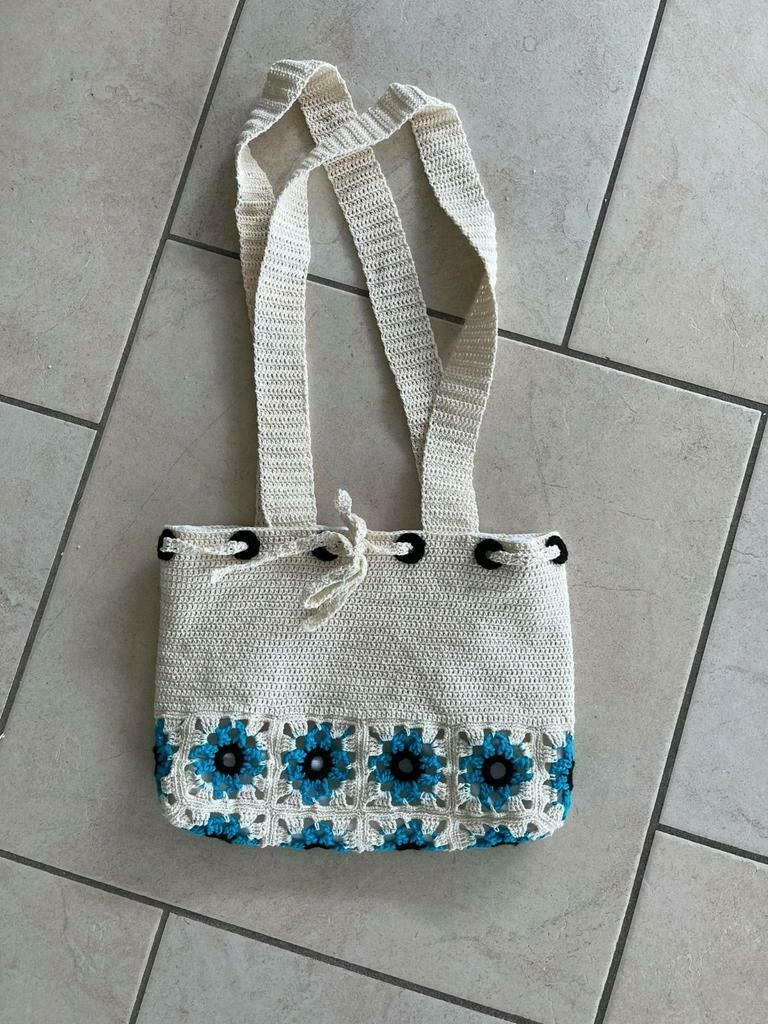 Handgemaakte gehaakte tas, Handtassen en Accessoires, Tassen | Damestassen, Ophalen of Verzenden, Zo goed als nieuw, Wit
