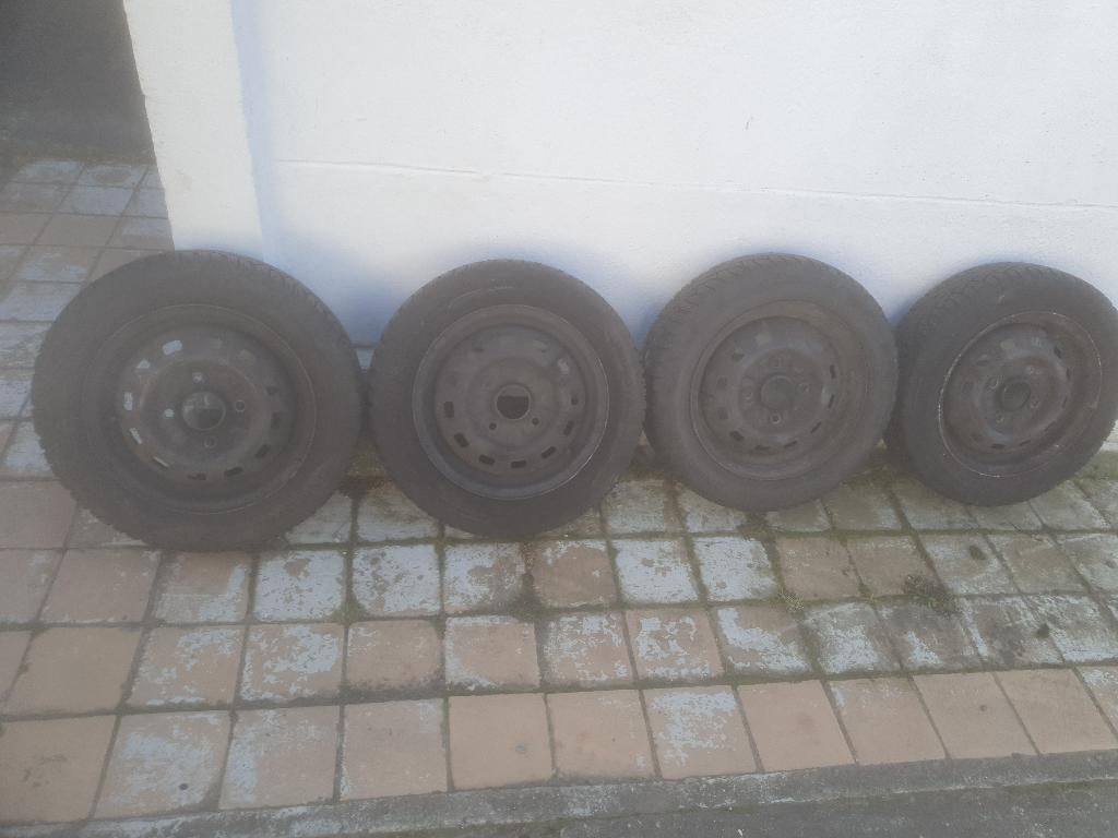 UNIROYAL winterbanden  voor MATIZ, Auto-onderdelen, Banden en Velgen, Ophalen, Gebruikt, 13 inch, Banden en Velgen