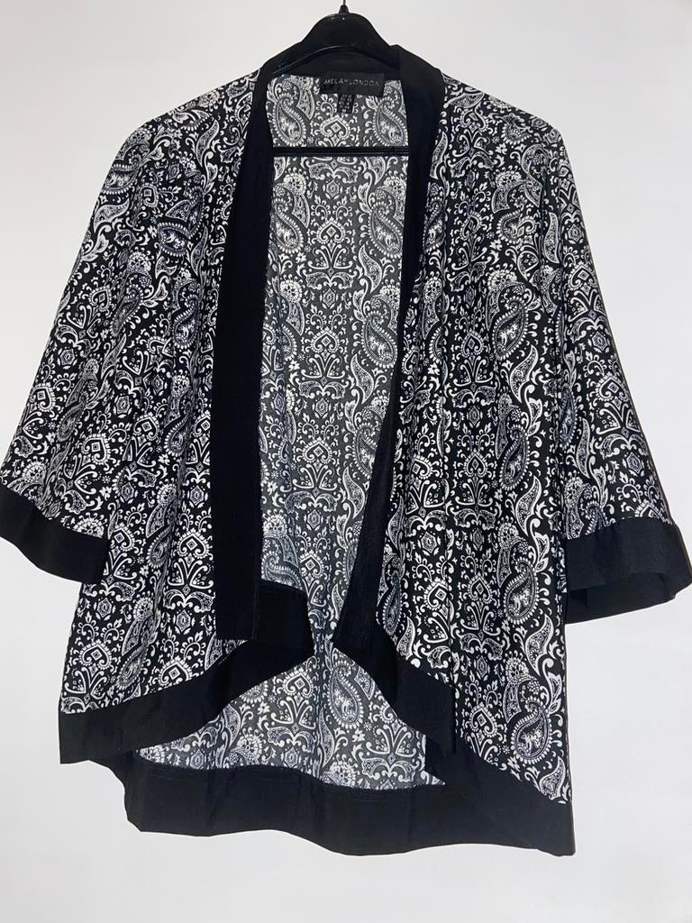 Kimono noir et blanc, Neuf, Mela London, Taille 38/40 (M), Enlèvement ou Envoi