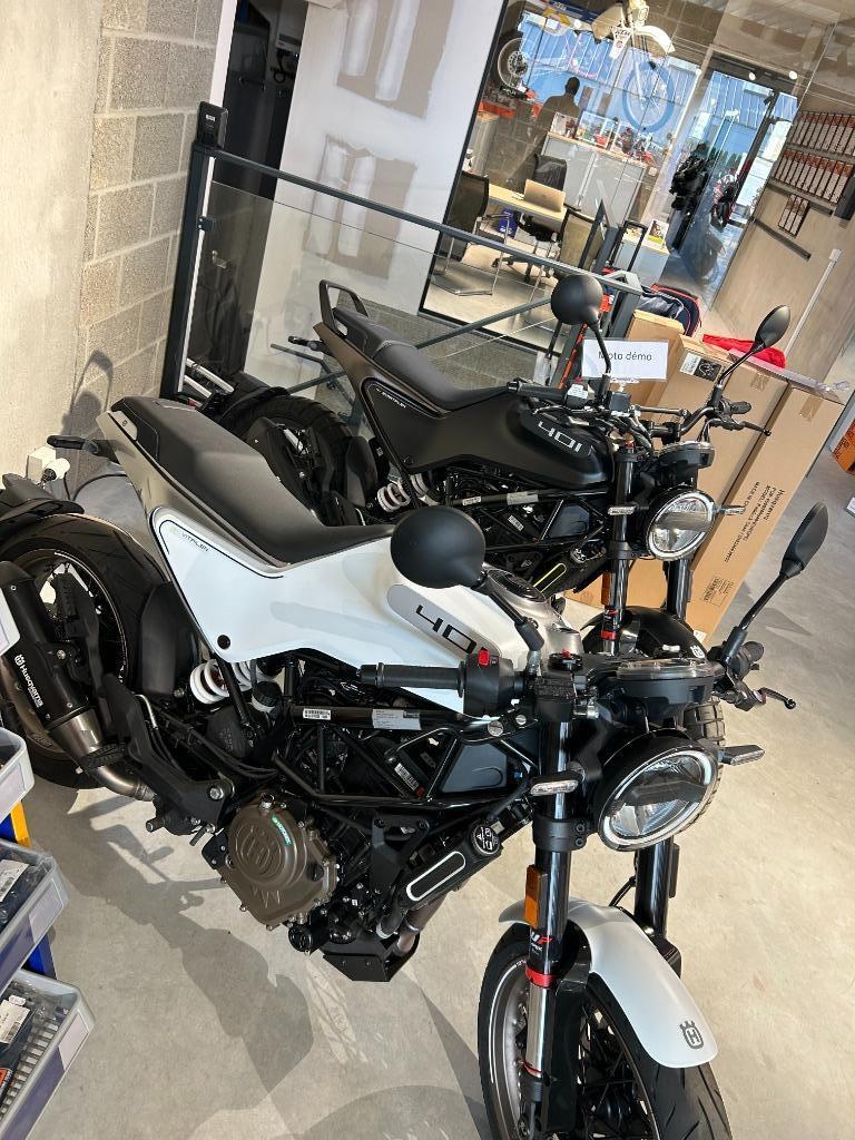 HUSQVARNA 401 2023 neuve, Entreprise, 401 cm³, 12 à 35 kW, 1 cylindre