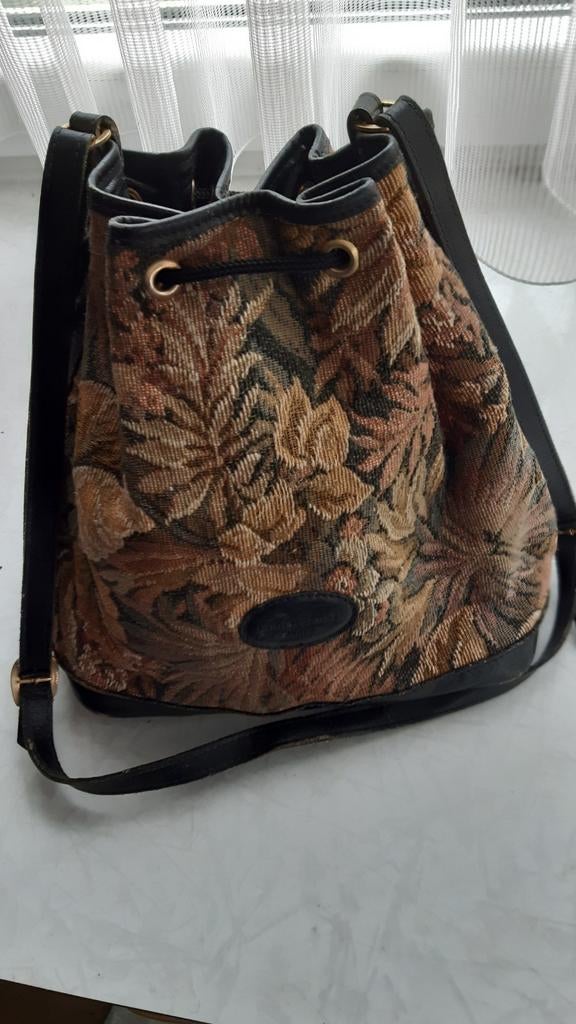 Louis Feraud schoudertas vintage, Ophalen of Verzenden, Gebruikt, Beige