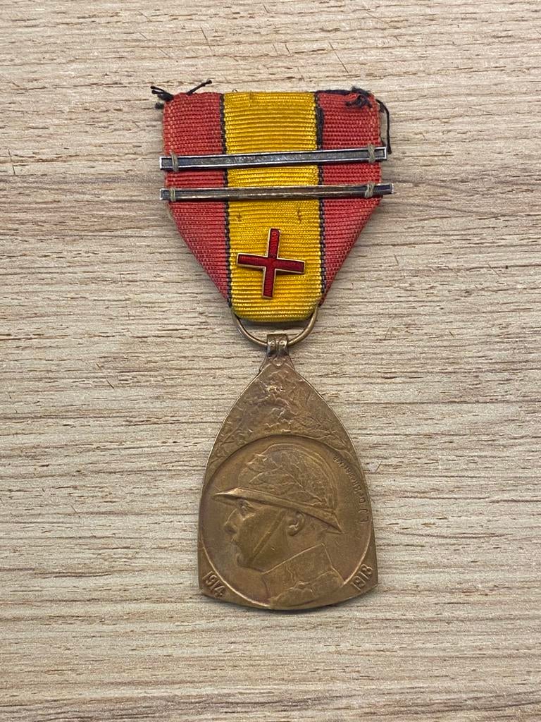 Medaille 14-18, 2 maten, rood kruis, Ophalen of Verzenden