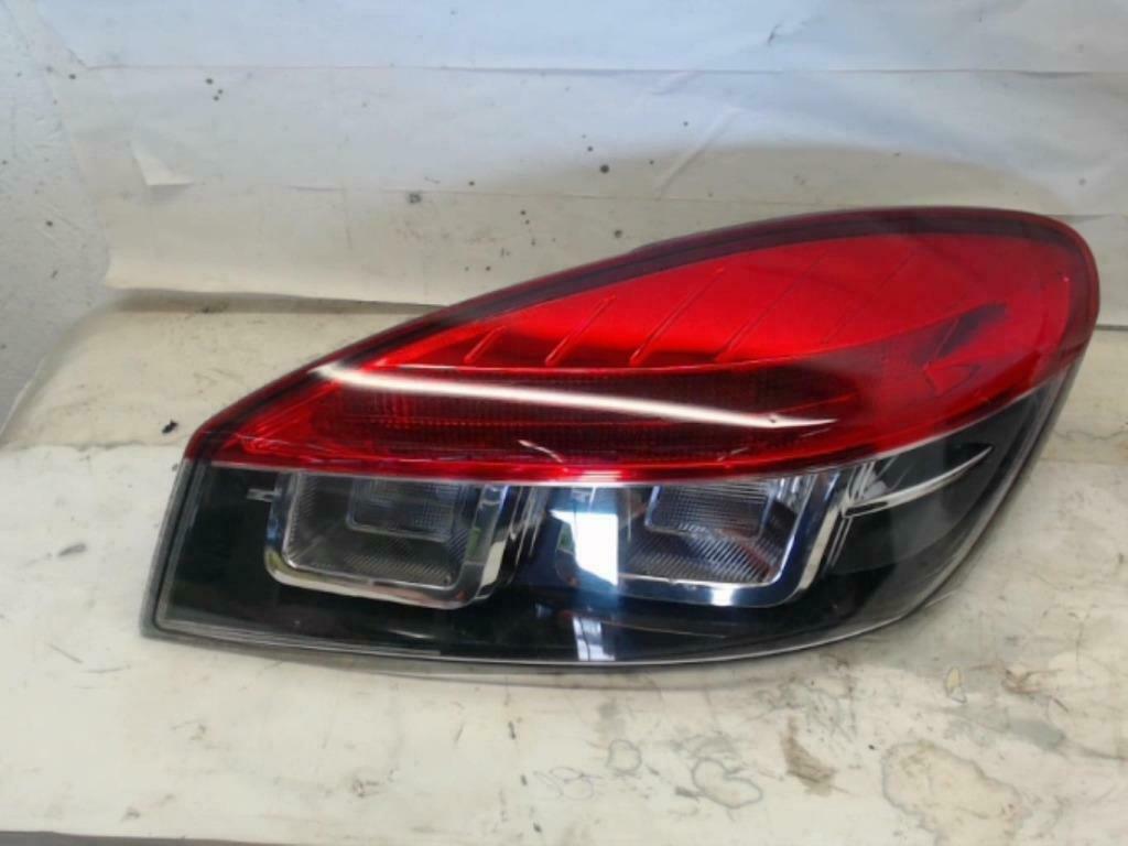 feu arriere   droit renault megane  3, Ophalen, Gebruikt, Renault