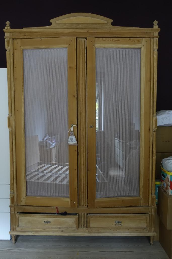 Vitrine ou garde robe en pitch pin, Maison & Meubles, 150 à 200 cm, Enlèvement, Utilisé, 200 cm ou plus