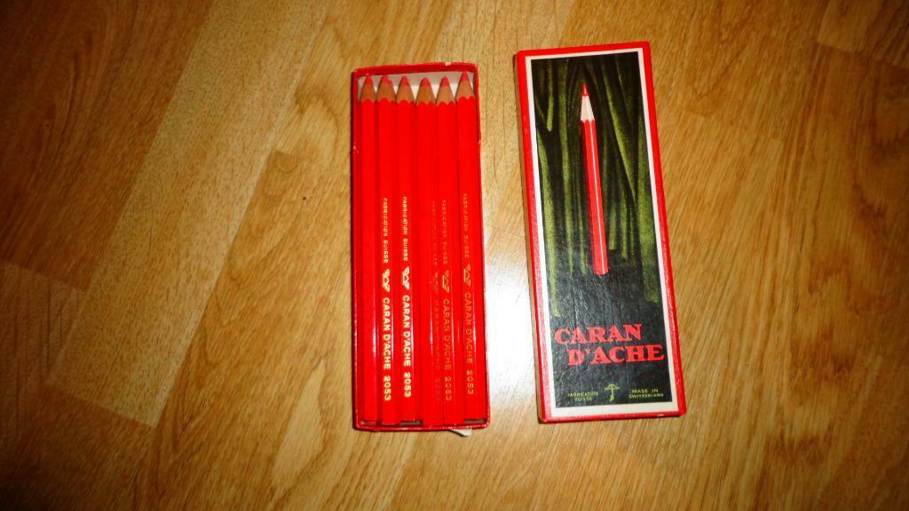 12 kleurpotloden (rood) Caran d'Ache-in doosje-NIEUW!, Enlèvement, Neuf