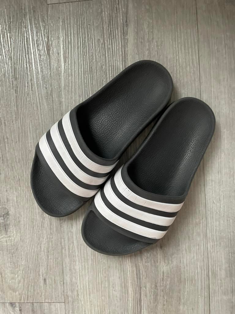 Adidas Adilette maat 35, Ophalen