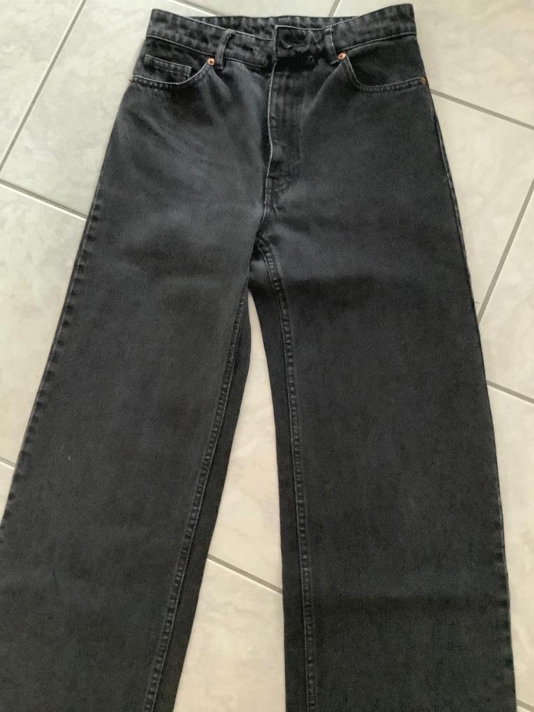 Zwarte jeans Monki maat 25, Zwart, Ophalen of Verzenden, Zo goed als nieuw, Monki