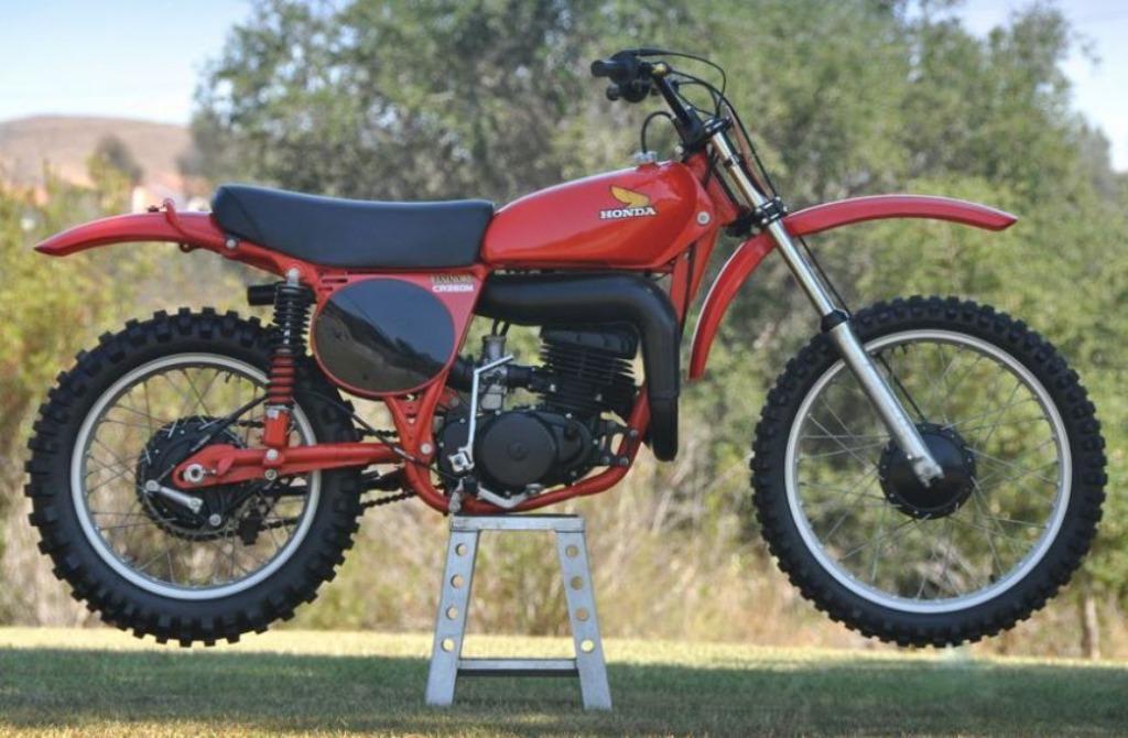 Gezocht Honda cr250 Elsinore 1973 t/m 1976 blok delen, Enlèvement ou Envoi, Utilisé