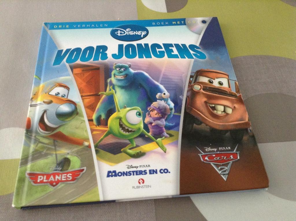 Disney boek voor jongens voorleesboek (2013) (CD), Boeken, Jongen of Meisje, Walt Disney, Ophalen of Verzenden, Zo goed als nieuw