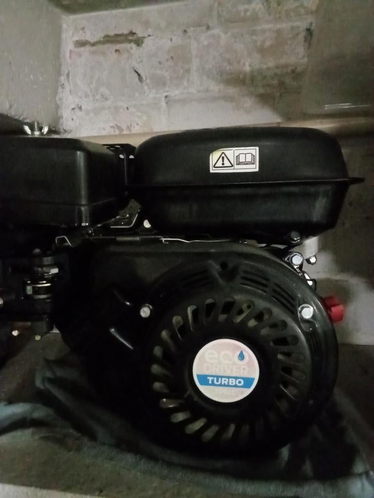 Démarrage du moteur chinois de 5 ch sur le nouveau moteur de, Enlèvement