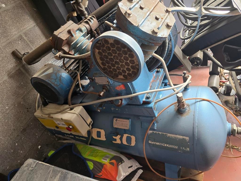 Compressor + waterafscheider, Doe-het-zelf en Bouw, Ophalen