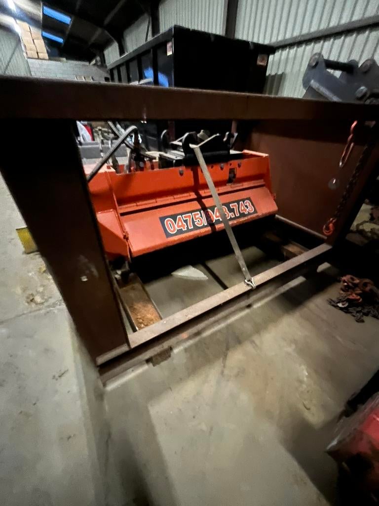 Bosfrees graafmachine, Ophalen, Graafmachine