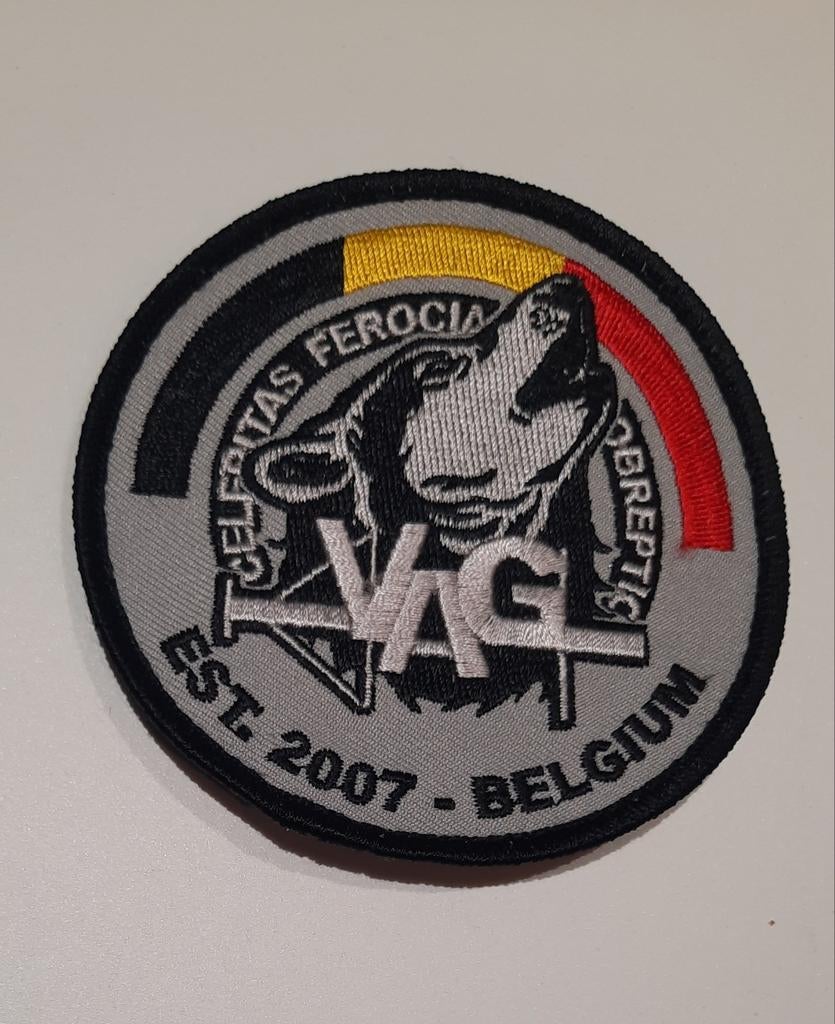 Police de Patch, Envoi