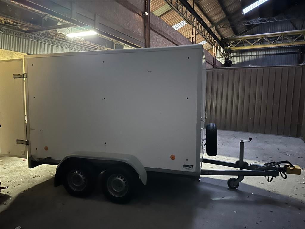 Anssems gesloten aanhangwagen, Enlèvement, Utilisé