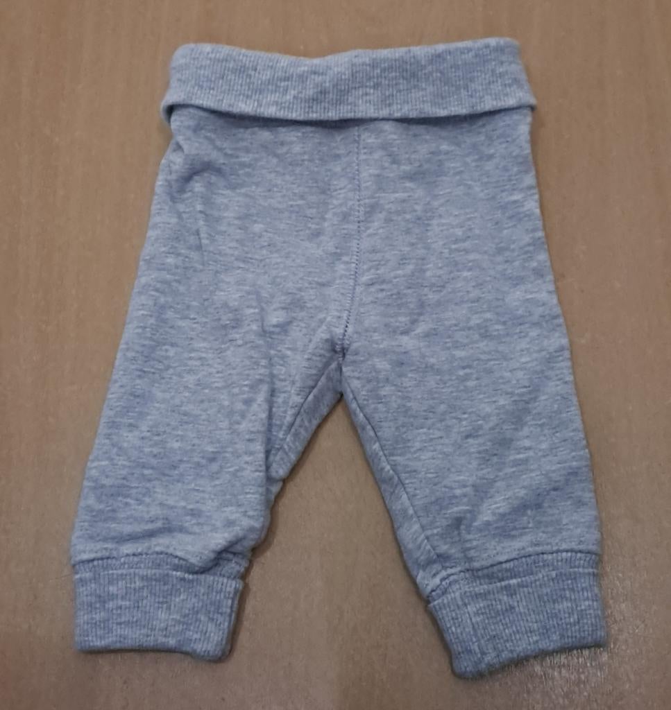 ♧ Grijs broekje met rekker( maat 56), Kinderen en Baby's, Babykleding | Maat 56, Broekje, H&M, Ophalen of Verzenden, Zo goed als nieuw