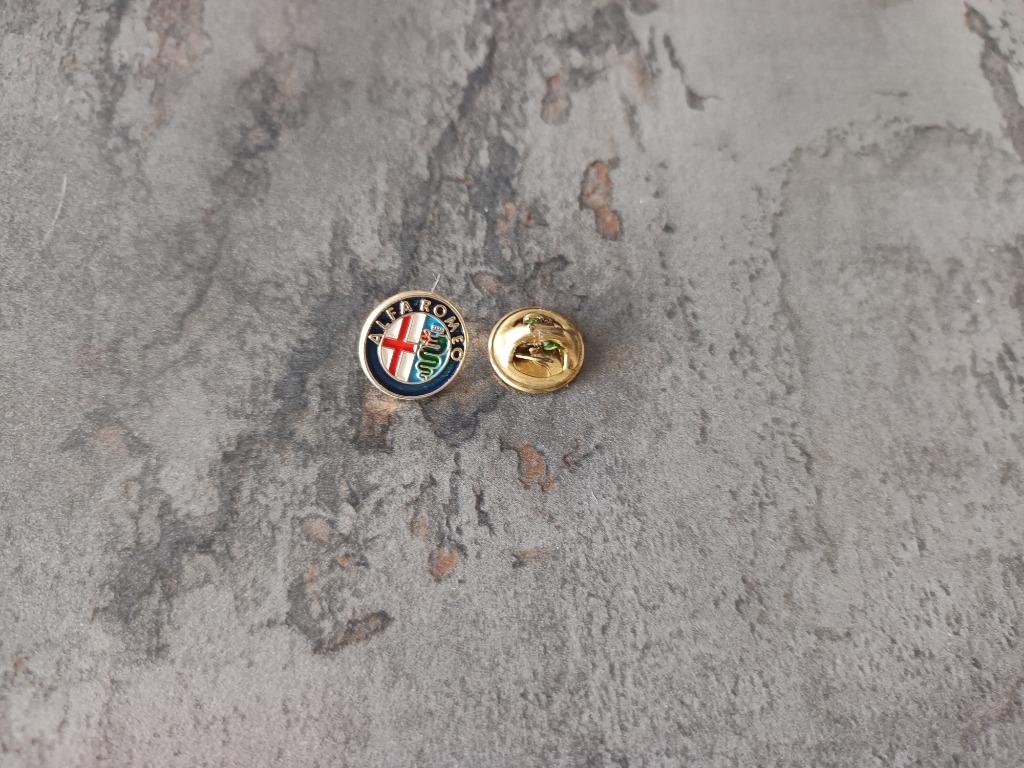 button avec logo Alfa Romeo, Collections, Enlèvement, Comme neuf, Marque, Bouton