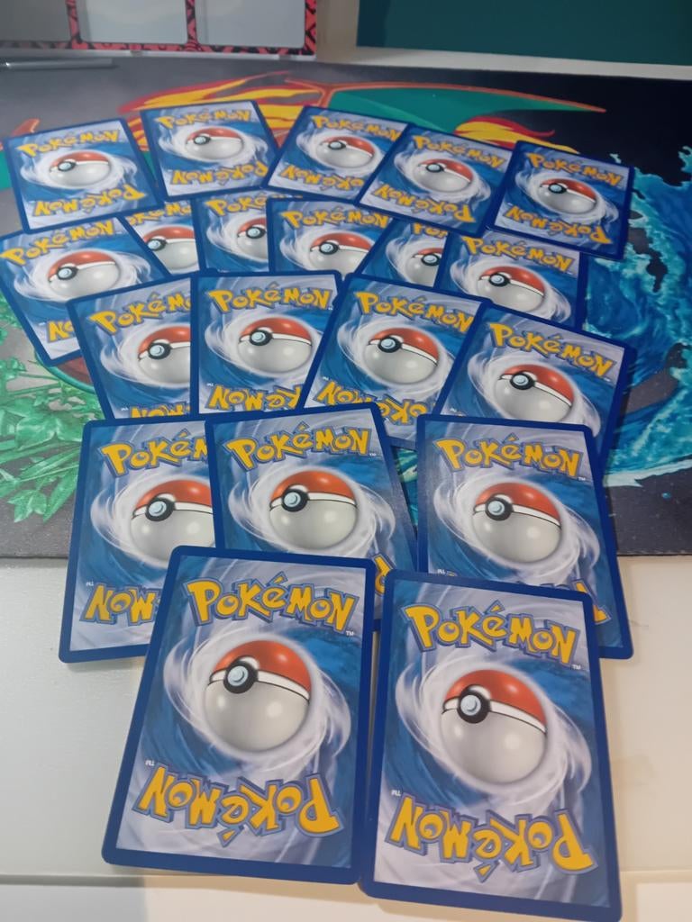 Pokémon en vrac : indiquez vos préférences, y compris un hol, Enlèvement, Comme neuf, Plusieurs cartes, Foil