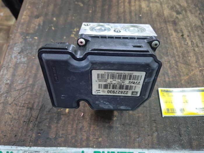 Pompe ABS d'un Opel Insignia, -, Opel, 3 mois de garantie, Utilisé